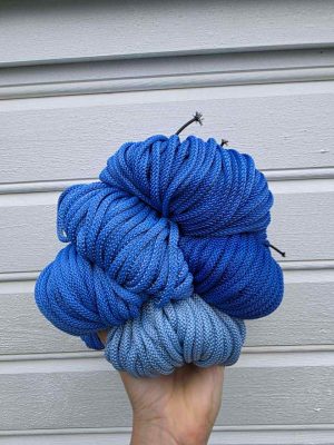 Ombre hekletråd 5 mm farge sett Lysblå blank/ royalblåblank (235-205)