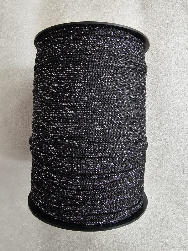 Flat glitter tråd 4mm Nr.18 svart sølv