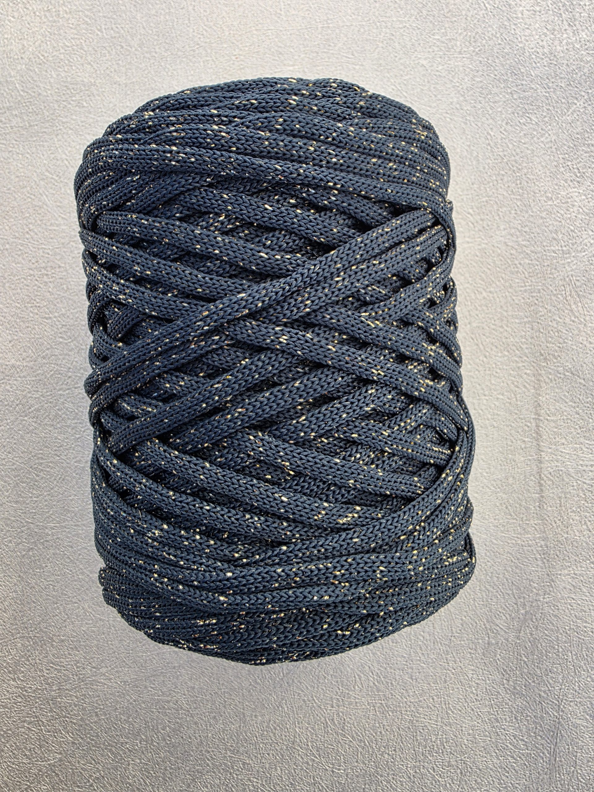 5 mm Flat glitter hekletråd flaskegrønn/gull