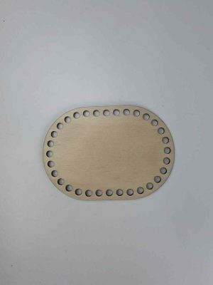 Trebunn av 4mm. Kryssfinerplate 10 x14 cm. Stadion form.