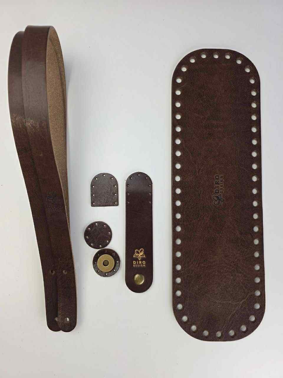 Italiensk lær sett. Mørk brun