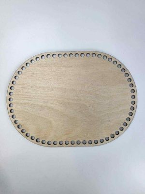 Trebunn av 4mm. Kryssfinerplate 18x25 cm. Stadion form.