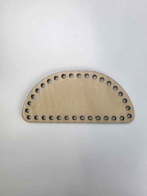 Trebunn av 4mm. Kryssfiner plate. 13x6cm.