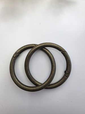 O-ringer sett. Mørk messing 4,5 cm